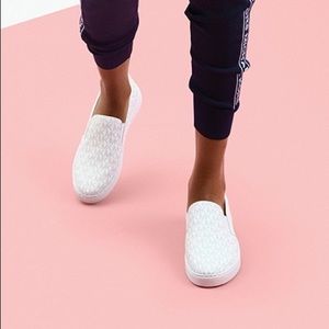 MICHAEL MICHAEL KORS
Keaton Logo Slip-On Sneaker